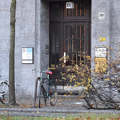 Hauseingang Alt-Moabit 9